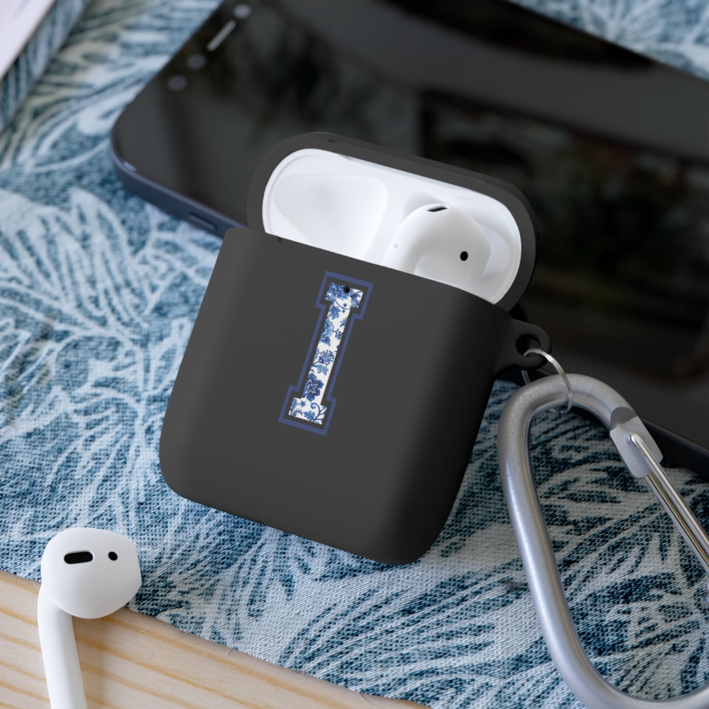 Chinoiserie Letter I AirPods Case Cover