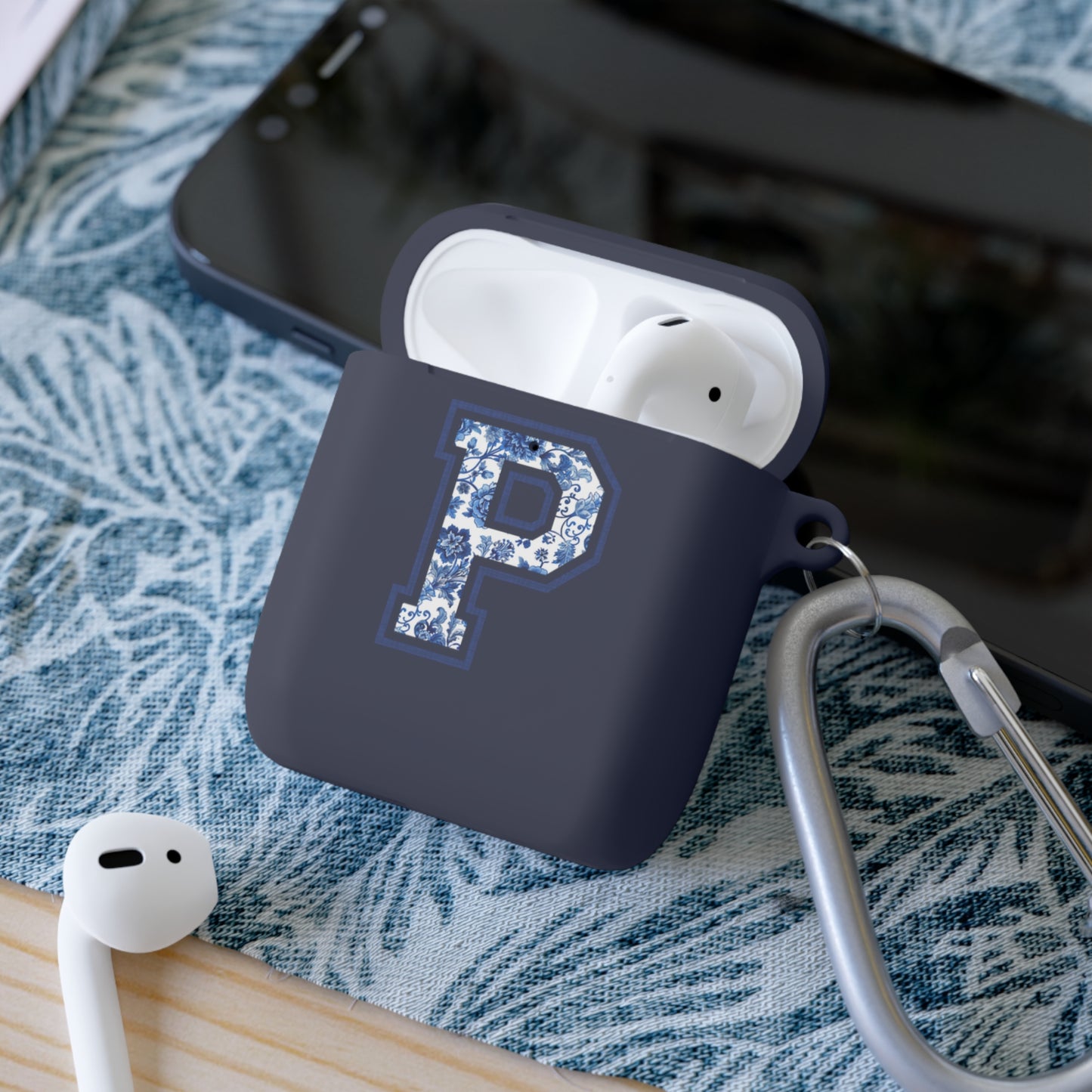 Chinoiserie Letter P AirPods Case Cover