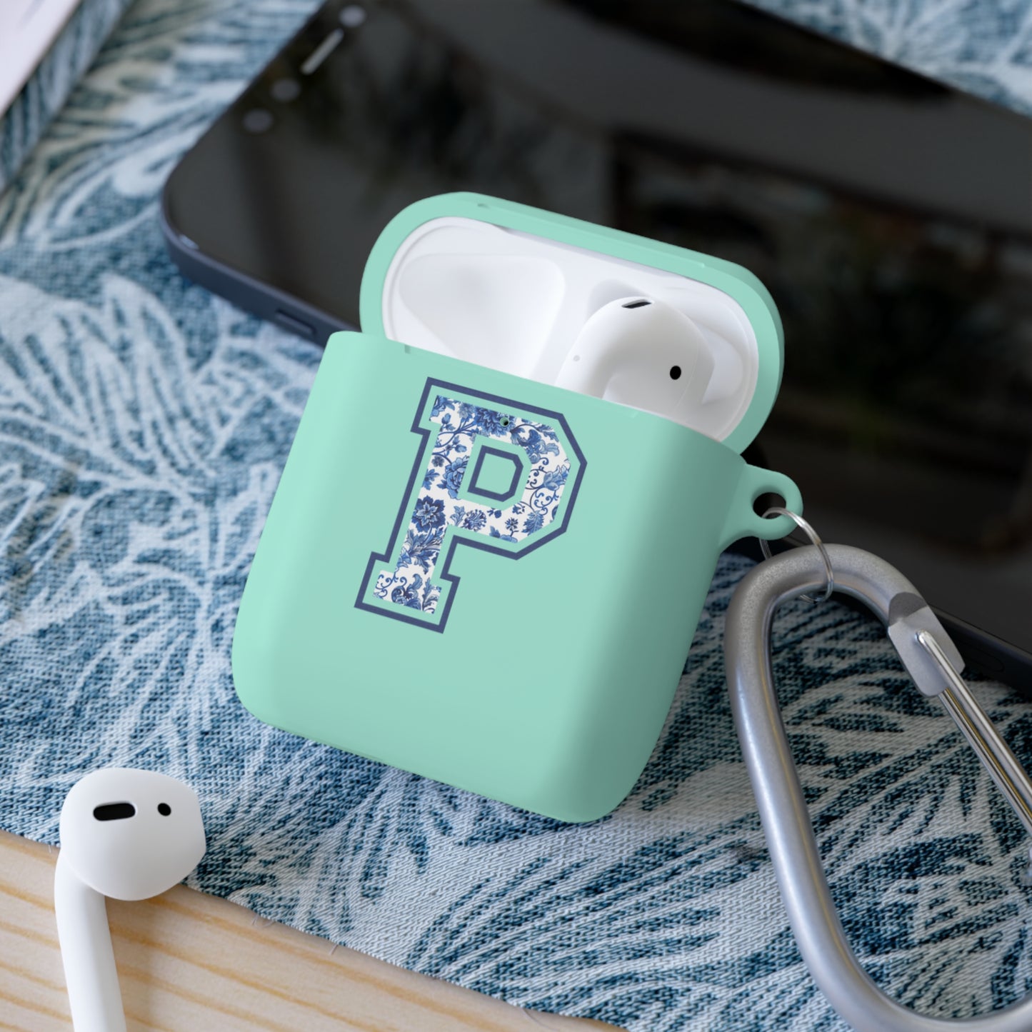 Chinoiserie Letter P AirPods Case Cover